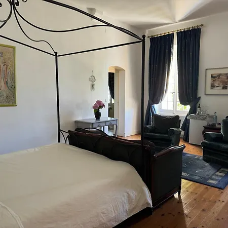 Natural Castle Lodge