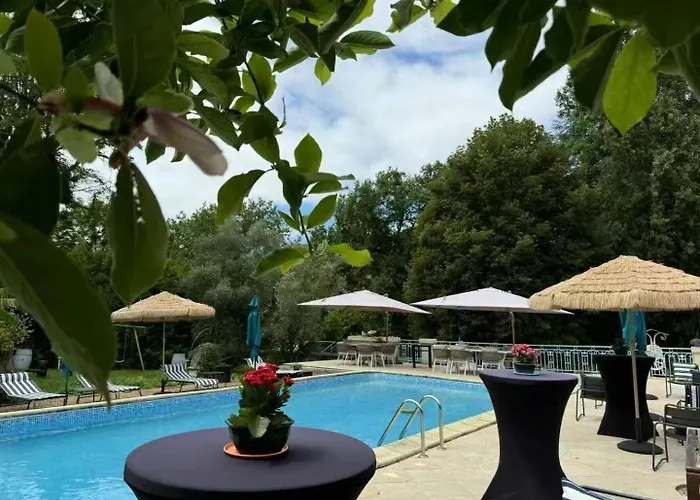 Lodge Natural Castle Quinsac (Gironde)