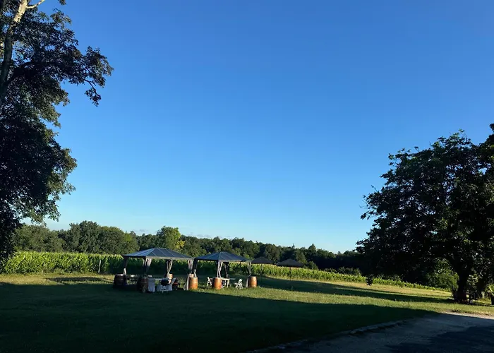 Natural Castle Quinsac (Gironde)