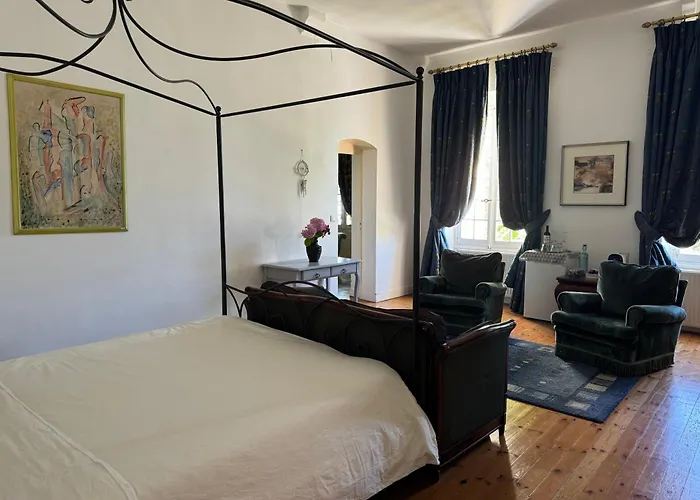 Natural Castle Lodge